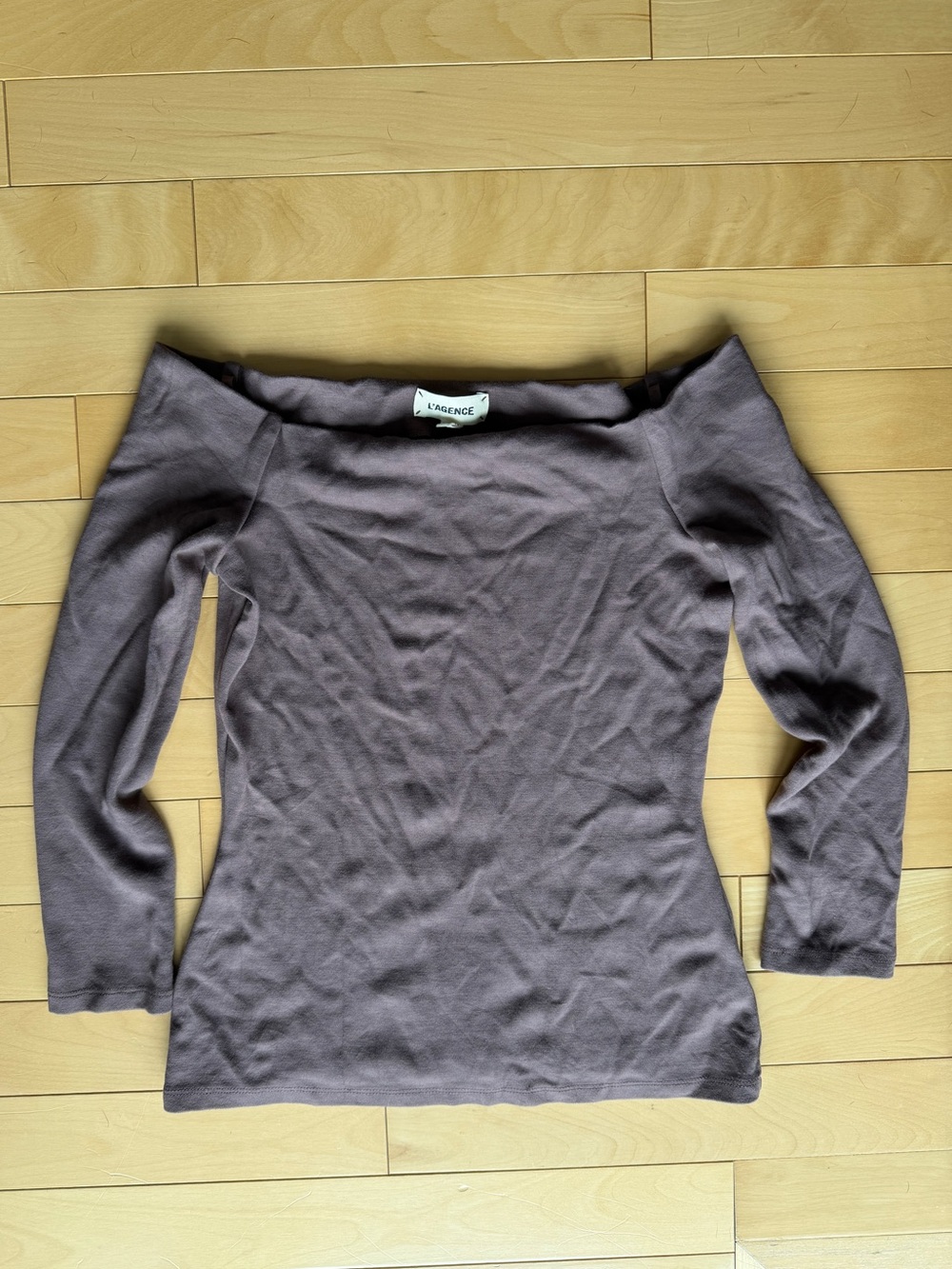 L'Agence Off-The-Shoulder Three-Quarter Sleeve Top
Purple Mauve shade size XS